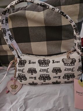 Juicy Couture Cream and Black Crown Print Shoulder Bag /Cross Body Bag🩷🖤